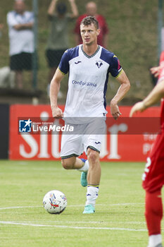 2024-07-24 - Pawel Dawidowicz of Hellas Verona during Hellas Verona FC vs Virtus Verona FC, 3° Test Match, at Centro Sportivo 'La Pineta' on Folgaria (TN), on July 24, 2024. - HELLAS VERONA FC VS VIRTUS VERONA - FRIENDLY MATCH - SOCCER