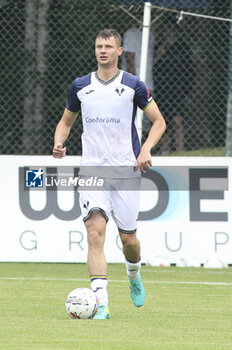 2024-07-24 - Pawel Dawidowicz of Hellas Verona during Hellas Verona FC vs Virtus Verona FC, 3° Test Match, at Centro Sportivo 'La Pineta' on Folgaria (TN), on July 24, 2024. - HELLAS VERONA FC VS VIRTUS VERONA - FRIENDLY MATCH - SOCCER