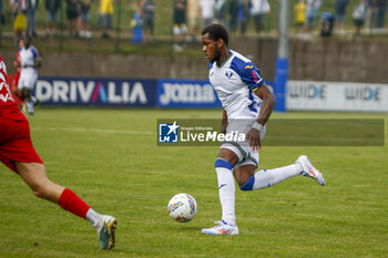 2024-07-24 - Jayden Braaf of Hellas Verona FC play the ball during Hellas Verona FC vs Virtus Verona FC, 3° Test Match, at Centro Sportivo 'La Pineta' on Folgaria (TN), on July 24, 2024. - HELLAS VERONA FC VS VIRTUS VERONA - FRIENDLY MATCH - SOCCER