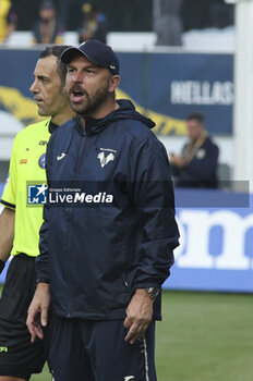 2024-07-24 - Paolo Zanetti Head Coach of Hellas Verona looks during Hellas Verona FC vs Virtus Verona FC, 3° Test Match, at Centro Sportivo 'La Pineta' on Folgaria (TN), on July 24, 2024. - HELLAS VERONA FC VS VIRTUS VERONA - FRIENDLY MATCH - SOCCER