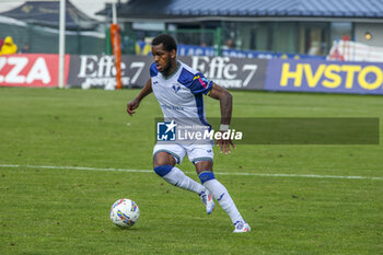 2024-07-24 - Jayden Braaf of Hellas Verona FC play the ball during Hellas Verona FC vs Virtus Verona FC, 3° Test Match, at Centro Sportivo 'La Pineta' on Folgaria (TN), on July 24, 2024. - HELLAS VERONA FC VS VIRTUS VERONA - FRIENDLY MATCH - SOCCER