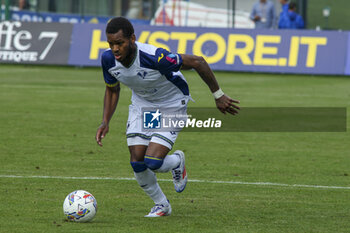 2024-07-24 - Jayden Braaf of Hellas Verona FC play the ball during Hellas Verona FC vs Virtus Verona FC, 3° Test Match, at Centro Sportivo 'La Pineta' on Folgaria (TN), on July 24, 2024. - HELLAS VERONA FC VS VIRTUS VERONA - FRIENDLY MATCH - SOCCER