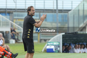 2024-08-01 - Alberto Gilardino Head Coach of Genoa CFC claps the hand during Brescia Calcio FC vs Genoa CFC, Test Match pre season Serie A Enilive 2024-25, at Mario Rigamonti stadium in Brescia (BS), Italy, on July 20, 2024. - BRESCIA CALCIO VS GENOA CFC - FRIENDLY MATCH - SOCCER