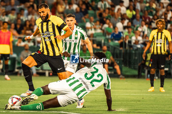 2024-08-03 - Karim Benzema from Al Ittihad and Nobel Mendy from Real Betis during the Friendly football match between Real Betis and Al Ittihad on 3 August 2024 at Benito Villamarín stadium in Sevilla, Spain - FOOTBALL - FRIENDLY GAME - REAL BETIS V AL ITTIHAD - FRIENDLY MATCH - SOCCER