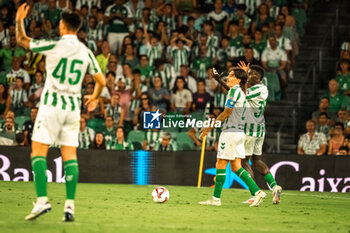 2024-08-03 - Hector Ballerin from real Betis during the Friendly football match between Real Betis and Al Ittihad on 3 August 2024 at Benito Villamarín stadium in Sevilla, Spain - FOOTBALL - FRIENDLY GAME - REAL BETIS V AL ITTIHAD - FRIENDLY MATCH - SOCCER