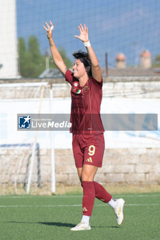 2024-08-13 - Valentina Giacinti (AS Roma Women) celebrates after scoring the goal 1-0 during the friendly match AS Roma Women - Napoli Femminile at the Domenico Bartolani stadium in Cisterna di Latina (LT) on 13 August 2024. - ROMA WOMEN VS NAPOLI FEMMINILE - FRIENDLY MATCH - SOCCER