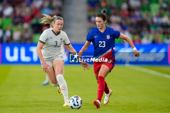 2024-10-24 - United States defender Emily Fox (23) moves the ball against Iceland defender Sandra Maria Jessen (3) - USA WOMEN VS ICELAND WOMEN - FRIENDLY MATCH - SOCCER