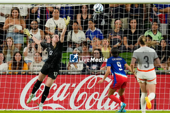 2024-10-24 - Iceland goalkeeper Telma Ivarsdottir (12) reaches and misses a scoring shot by United States forward Alyssa Thompson (7) - USA WOMEN VS ICELAND WOMEN - FRIENDLY MATCH - SOCCER