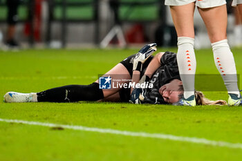 2024-10-24 - Iceland goalkeeper Telma Ivarsdottir (12) lies on the turf after a collision with United States forward Yazmeen Ryan - USA WOMEN VS ICELAND WOMEN - FRIENDLY MATCH - SOCCER