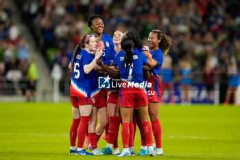 2024-10-24 - The United States Women’s National Team celebrates after Sophia Smith’s 88th minute goal - USA WOMEN VS ICELAND WOMEN - FRIENDLY MATCH - SOCCER