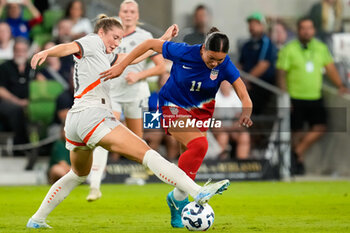 2024-10-24 - Iceland midfielder Karolina Lea Vilhjalmsdottir (10) works against United States forward Sophia Smith (11) - USA WOMEN VS ICELAND WOMEN - FRIENDLY MATCH - SOCCER