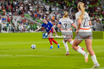 2024-10-24 - United States midfielder Rose Lavelle (16) moves the ball - USA WOMEN VS ICELAND WOMEN - FRIENDLY MATCH - SOCCER