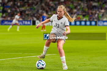 2024-10-24 - Iceland midfielder Amanda Jacobsen Andradottir (22) - USA WOMEN VS ICELAND WOMEN - FRIENDLY MATCH - SOCCER