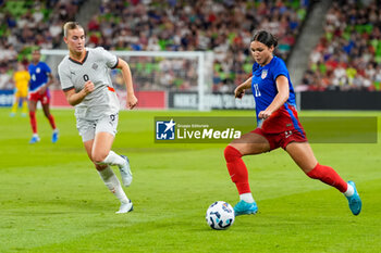 2024-10-24 - United States forward Sophia Smith (11) moves the ball against Iceland forward Dilja Yr Zomers (9) - USA WOMEN VS ICELAND WOMEN - FRIENDLY MATCH - SOCCER