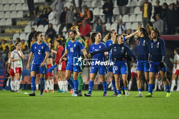 2024-10-25 - Italy Team are greeting the fans during the women's international friendly match between Italy and Malta FA at the Tre Fontane Stadium on October 25, 2024 in Rome, Italy. - ITALY WOMEN VS MALTA WOMEN - FRIENDLY MATCH - SOCCER