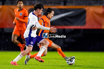 2024-11-18 - Kian Fitz-Jim of Netherlands and Archie Gray of England during the U21 International Friendly football match between Netherlands and England on November 18, 2024 at Yanmar Stadion in Almere, Netherlands - FOOTBALL - UNDER 21 FRIENDLY GAME - NETHERLANDS V ENGLAND - FRIENDLY MATCH - SOCCER