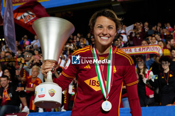 2024-05-24 - Valentina Giacinti of Roma celebrates victory with the Trophy at the end of the the Italy Cup women final match between AS Roma Women and AC Fiorentina Women at Stadio Dino Manuzzi on May 24, 2024 in Cesena, Italy. ©Photo: Cinzia Camela. - FINAL - AS ROMA VS ACF FIORENTINA - WOMEN ITALIAN CUP - SOCCER