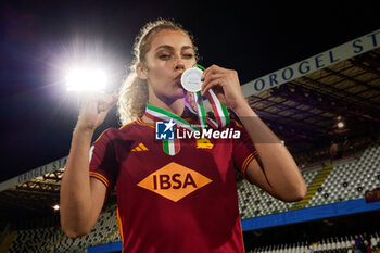 2024-05-24 - Alayah Pilgrim of AS Roma kisses the medal after winning the Women Italy Cup match against ACF Fiorentina at Dino Manuzzi Stadium on May 24, 2024 in Cesena, Italy. ©Photo: Cinzia Camela. - FINAL - AS ROMA VS ACF FIORENTINA - WOMEN ITALIAN CUP - SOCCER