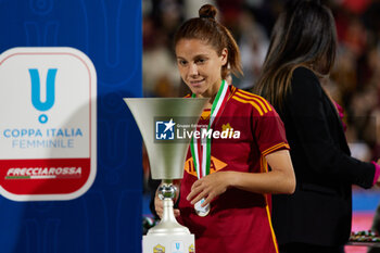 2024-05-24 - Manuela Giugliano of AS Roma, celebrates victory looking at the Trophy at the end of the Italy Cup women final match between AS Roma Women and AC Fiorentina Women at Stadio Dino Manuzzi on May 24, 2024 in Cesena, Italy. ©Photo: Cinzia Camela. - FINAL - AS ROMA VS ACF FIORENTINA - WOMEN ITALIAN CUP - SOCCER