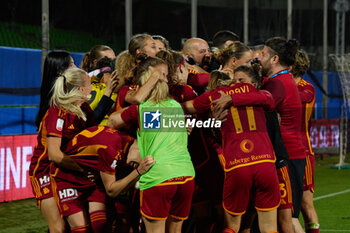 2024-05-24 - Manuela Giugliano, Sanne Troelsgaard Alaya Pilgrim, Camelia Caesar and all the team of Roma celebrate for winning the Italian Cup during the Italy Cup women final match between AS Roma Women and AC Fiorentina Women at Stadio Dino Manuzzi on May 24, 2024 in Cesena, Italy. ©Photo: Cinzia Camela. - FINAL - AS ROMA VS ACF FIORENTINA - WOMEN ITALIAN CUP - SOCCER