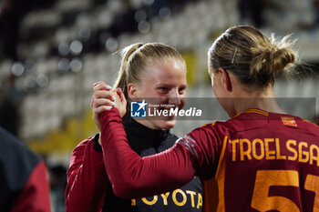 2024-05-24 - Zara Kramzar and Sanne Troelsgaard of Roma celebrate for winning the Italian Cup during the Italy Cup women final match between AS Roma Women and AC Fiorentina Women at Stadio Dino Manuzzi on May 24, 2024 in Cesena, Italy. ©Photo: Cinzia Camela. - FINAL - AS ROMA VS ACF FIORENTINA - WOMEN ITALIAN CUP - SOCCER