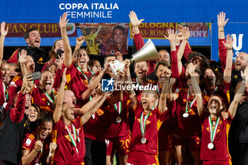 2024-05-24 - AS Roma team celebrate victory with the trophy at the end of the Italy Cup women final match between AS Roma Women and AC Fiorentina Women at Stadio Dino Manuzzi on May 24, 2024 in Cesena, Italy. ©Photo: Cinzia Camela. - FINAL - AS ROMA VS ACF FIORENTINA - WOMEN ITALIAN CUP - SOCCER