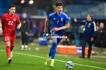 2024-03-26 - Italy’s Cesare Casadei portrait in action - EURO 2025 U21 - QUALIFYING - ITALY VS TURKEY - UEFA EUROPEAN - SOCCER