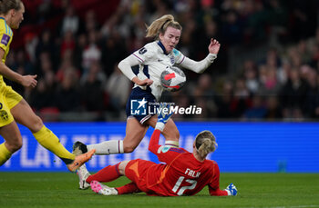 2024-04-05 - Lauren Hemp of England in duel with Jennifer Falk of Sweden during the UEFA Women's Euro 2025, Qualifiers football match between England and Sweden on 5 April 2024 at Wembley Stadium in London, England - FOOTBALL - WOMEN'S EURO 2025 - QUALIFYING - ENGLAND V SWEDEN - UEFA EUROPEAN - SOCCER