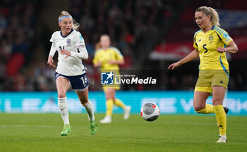 2024-04-05 - Amanda Nilden of Sweden under pressure from Chloe Kelly of England during the UEFA Women's Euro 2025, Qualifiers football match between England and Sweden on 5 April 2024 at Wembley Stadium in London, England - FOOTBALL - WOMEN'S EURO 2025 - QUALIFYING - ENGLAND V SWEDEN - UEFA EUROPEAN - SOCCER
