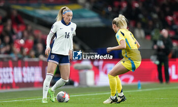 2024-04-05 - Chloe Kelly of England under pressure from Amanda Nilden of Sweden during the UEFA Women's Euro 2025, Qualifiers football match between England and Sweden on 5 April 2024 at Wembley Stadium in London, England - FOOTBALL - WOMEN'S EURO 2025 - QUALIFYING - ENGLAND V SWEDEN - UEFA EUROPEAN - SOCCER