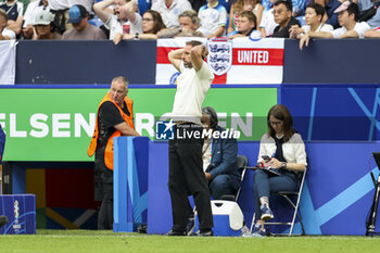 2024-06-30 - England Manager Gareth Southgate reacts during the UEFA Euro 2024, Round of 16 football match between England and Slovakia on 30 June 2024 at Veltins-Arena in Gelsenkirchen, Germany - FOOTBALL - EURO 2024 - 1/8 - ENGLAND V SLOVAKIA - UEFA EUROPEAN - SOCCER