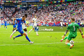 2024-07-01 - Ivan Schranz of Slovakia scores a goal 0-1 during the UEFA Euro 2024, Round of 16 football match between England and Slovakia on 30 June 2024 at Veltins-Arena in Gelsenkirchen, Germany - FOOTBALL - EURO 2024 - 1/8 - ENGLAND V SLOVAKIA - UEFA EUROPEAN - SOCCER