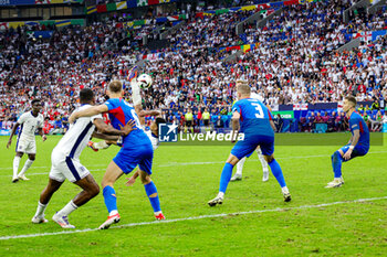 2024-07-01 - Jude Bellingham of England scores a goal 1-1 during the UEFA Euro 2024, Round of 16 football match between England and Slovakia on 30 June 2024 at Veltins-Arena in Gelsenkirchen, Germany - FOOTBALL - EURO 2024 - 1/8 - ENGLAND V SLOVAKIA - UEFA EUROPEAN - SOCCER