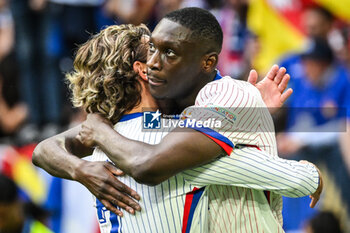 2024-07-01 - Randal KOLO MUANI of France celebrate his goal with Antoine GRIEZMANN of France during the UEFA Euro 2024, Round of 16 football match between France and Belgium on 1 July 2024 at Merkur Spiel-Arena in Dusseldorf, Germany - FOOTBALL - EURO 2024 - 1/8 - FRANCE V BELGIUM - UEFA EUROPEAN - SOCCER