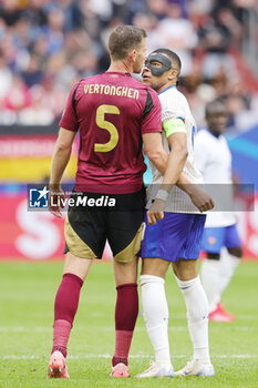 2024-07-01 - Jan Vertonghen of Belgium and Kylian Mbappe of France during the UEFA Euro 2024, Round of 16 football match between France and Belgium on 1 July 2024 at Merkur Spiel-Arena in Dusseldorf, Germany - FOOTBALL - EURO 2024 - 1/8 - FRANCE V BELGIUM - UEFA EUROPEAN - SOCCER