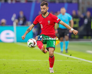 2024-07-05 - Bruno Fernandes of Portugal during the UEFA Euro 2024, Quarter-finals football match between Portugal and France on July 5, 2024 at Volksparkstadion in Hamburg, Germany - FOOTBALL - EURO 2024 - 1/4 - PORTUGAL V FRANCE - UEFA EUROPEAN - SOCCER