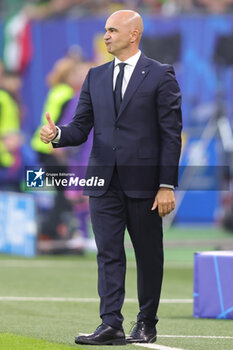 2024-07-05 - Head Coach Roberto Martinez of Portugal during the UEFA Euro 2024, Quarter-finals football match between Portugal and France on July 5, 2024 at Volksparkstadion in Hamburg, Germany - FOOTBALL - EURO 2024 - 1/4 - PORTUGAL V FRANCE - UEFA EUROPEAN - SOCCER