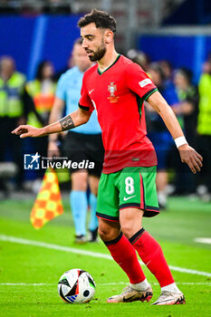 2024-07-05 - Bruno FERNANDES of Portugal during the UEFA Euro 2024, Quarter-finals football match between Portugal and France on July 5, 2024 at Volksparkstadion in Hamburg, Germany - FOOTBALL - EURO 2024 - 1/4 - PORTUGAL V FRANCE - UEFA EUROPEAN - SOCCER