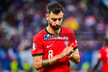 2024-07-05 - Bruno FERNANDES of Portugal during the UEFA Euro 2024, Quarter-finals football match between Portugal and France on July 5, 2024 at Volksparkstadion in Hamburg, Germany - FOOTBALL - EURO 2024 - 1/4 - PORTUGAL V FRANCE - UEFA EUROPEAN - SOCCER