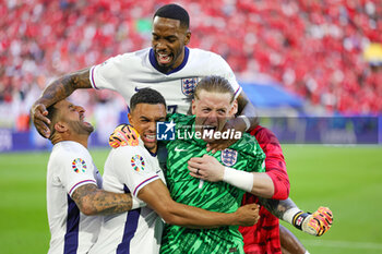 2024-07-07 - Trent Alexander-Arnold of England celebrates with team mates winning on penalties during the UEFA Euro 2024, Quarter-finals football match between England and Switzerland on July 6, 2024 at Merkur Spiel-Arena in Düsseldorf, Germany - FOOTBALL - EURO 2024 - 1/4 - ENGLAND V SWITZERLAND - UEFA EUROPEAN - SOCCER