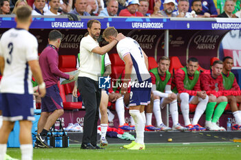 2024-07-07 - Gareth Southgate Head Coach of England with Harry Kane during the UEFA Euro 2024, Quarter-finals football match between England and Switzerland on July 6, 2024 at Merkur Spiel-Arena in Düsseldorf, Germany - FOOTBALL - EURO 2024 - 1/4 - ENGLAND V SWITZERLAND - UEFA EUROPEAN - SOCCER