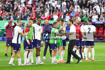 2024-07-07 - England players celebrate at full time during the UEFA Euro 2024, Quarter-finals football match between England and Switzerland on July 6, 2024 at Merkur Spiel-Arena in Düsseldorf, Germany - FOOTBALL - EURO 2024 - 1/4 - ENGLAND V SWITZERLAND - UEFA EUROPEAN - SOCCER