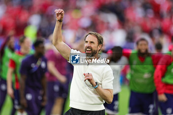 2024-07-07 - Gareth Southgate Head Coach of England celebrates at full time during the UEFA Euro 2024, Quarter-finals football match between England and Switzerland on July 6, 2024 at Merkur Spiel-Arena in Düsseldorf, Germany - FOOTBALL - EURO 2024 - 1/4 - ENGLAND V SWITZERLAND - UEFA EUROPEAN - SOCCER