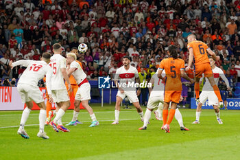 2024-07-06 - Stefan De Vrij of Netherlands scores a goal 1-1 during the UEFA Euro 2024, Quarter-finals football match between Netherlands and Turkiye on July 6, 2024 at Olympiastadion in Berlin, Germany - FOOTBALL - EURO 2024 - 1/4 - NETHERLANDS V TURKIYE - UEFA EUROPEAN - SOCCER