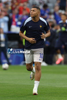 2024-07-09 - Munich , Germany 09.07.2024: Kylian Mbappe of France during warm-up before the UEFA EURO 2024 semi-finals, football match between Spain vs France at Munich Football Allianz Arena - UEFA EURO 2024 - SEMIFINALS - SPAIN VS FRANCE  - UEFA EUROPEAN - SOCCER