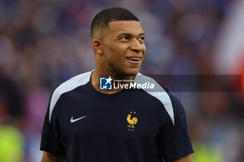 2024-07-09 - Munich , Germany 09.07.2024: Kylian Mbappe of France during warm-up before the UEFA EURO 2024 semi-finals, football match between Spain vs France at Munich Football Allianz Arena - UEFA EURO 2024 - SEMIFINALS - SPAIN VS FRANCE  - UEFA EUROPEAN - SOCCER