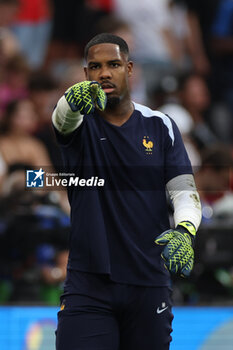 2024-07-09 - Munich , Germany 09.07.2024: Mike Maignan of France during warm-up before the UEFA EURO 2024 semi-finals, football match between Spain vs France at Munich Football Allianz Arena - UEFA EURO 2024 - SEMIFINALS - SPAIN VS FRANCE  - UEFA EUROPEAN - SOCCER