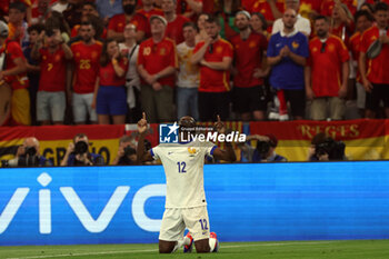 2024-07-09 - Munich , Germany 09.07.2024: Randal Kolo Muani of France scores the goal 1-0 and celebrates with his teammates during the UEFA EURO 2024 semi-finals, football match between Spain vs France at Munich Football Allianz Arena - UEFA EURO 2024 - SEMIFINALS - SPAIN VS FRANCE  - UEFA EUROPEAN - SOCCER