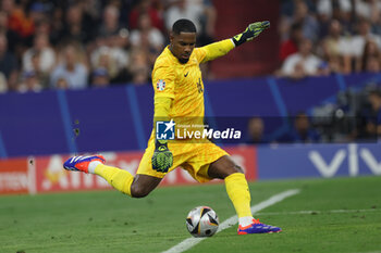 2024-07-09 - Munich , Germany 09.07.2024: Mike Maignan of France during the UEFA EURO 2024 semi-finals, football match between Spain vs France at Munich Football Allianz Arena - UEFA EURO 2024 - SEMIFINALS - SPAIN VS FRANCE  - UEFA EUROPEAN - SOCCER