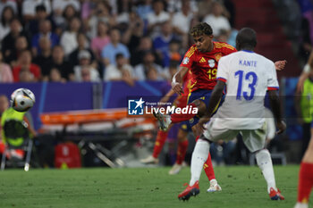 2024-07-09 - Munich , Germany 09.07.2024: Lamine Yamal of Spain scores the goal 1-1 and celebrates with his teammates during the UEFA EURO 2024 semi-finals, football match between Spain vs France at Munich Football Allianz Arena - UEFA EURO 2024 - SEMIFINALS - SPAIN VS FRANCE  - UEFA EUROPEAN - SOCCER